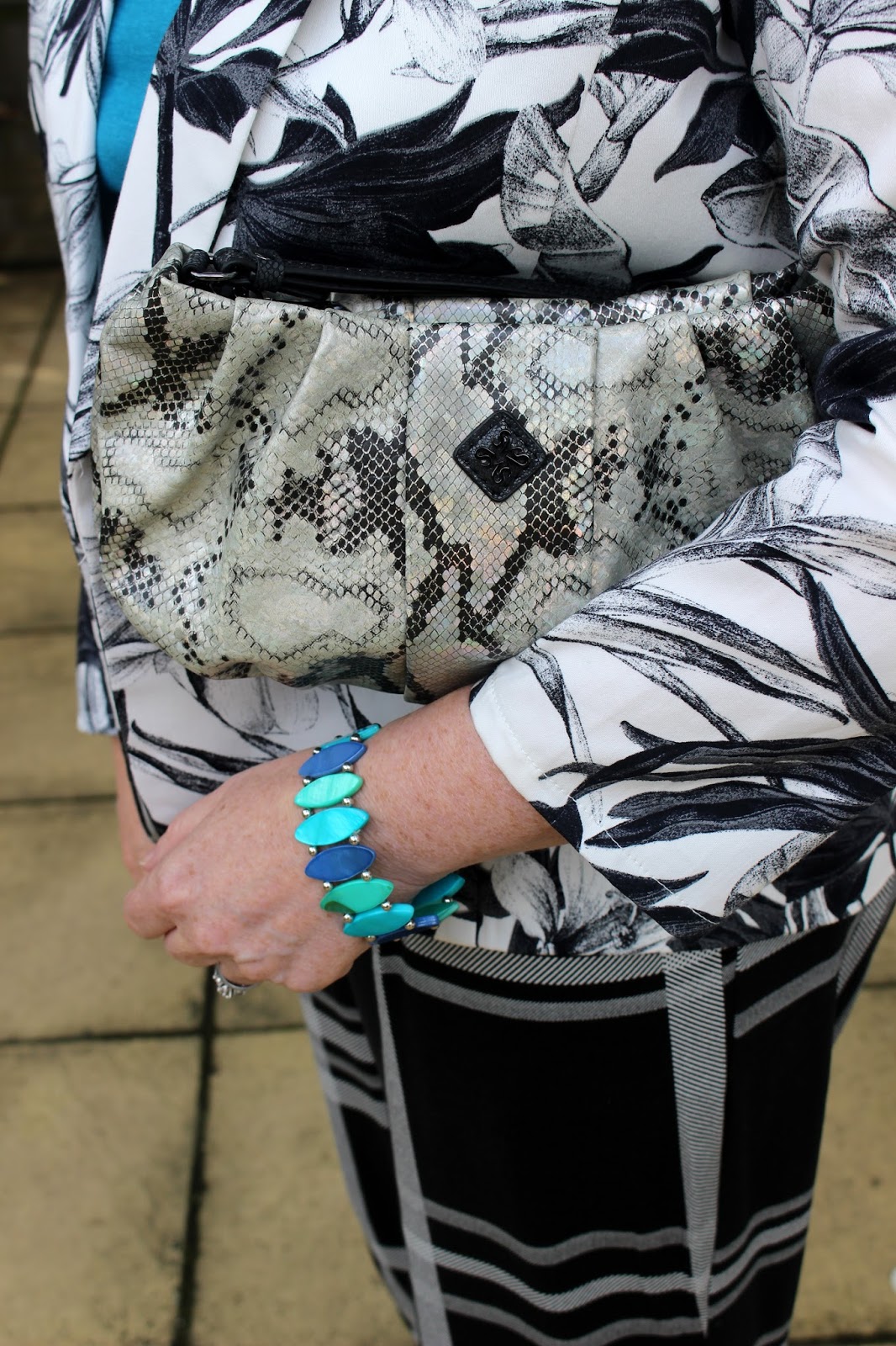 Pattern Mixing Florals and Checks with ASOS joggers and Wallis blazer | Petite Silver Vixen