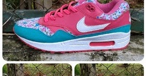 Nike Air Max с платьем