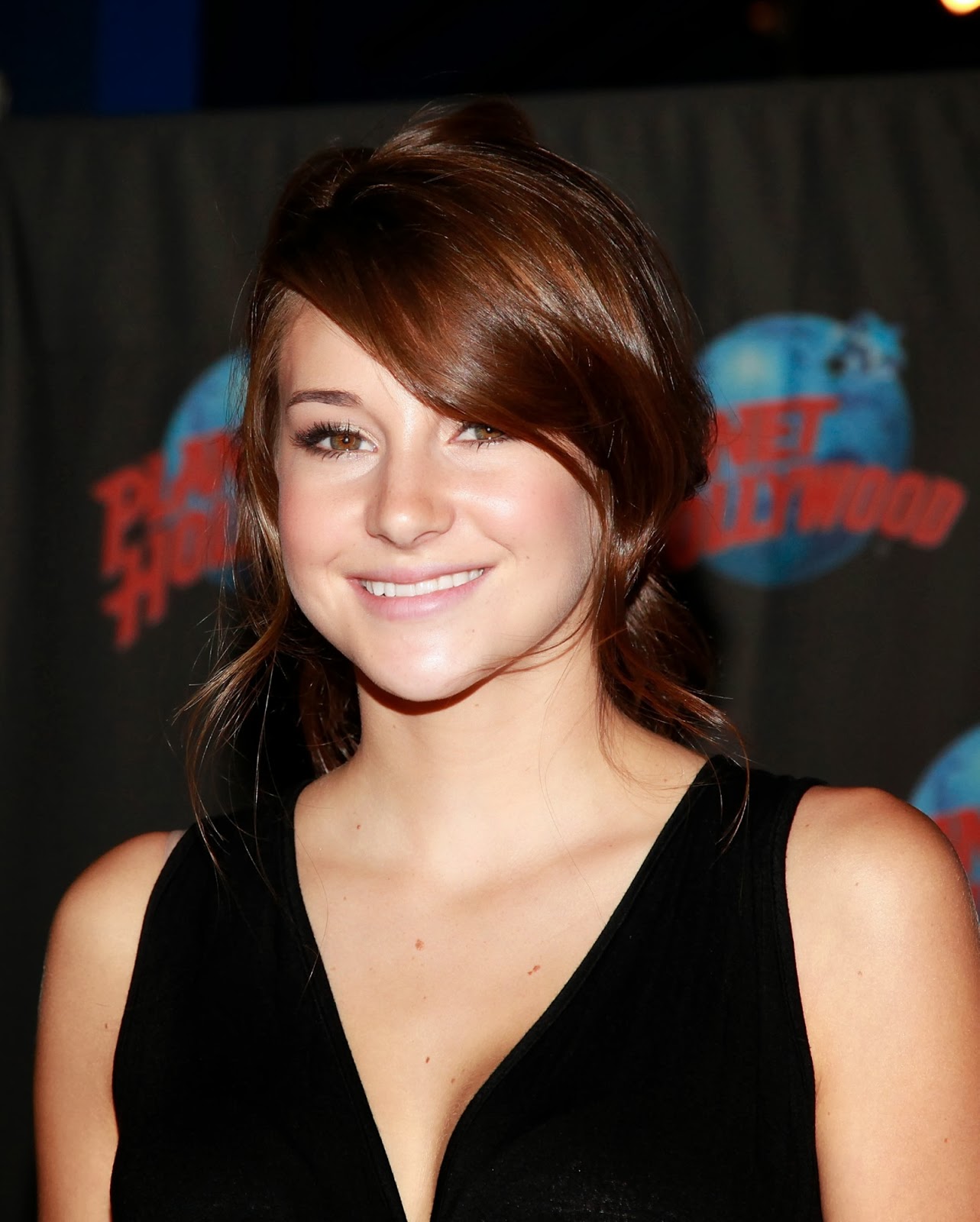 red carpet dresses shailene woodley secret life american red carpet dresses shailene woodley secret life american