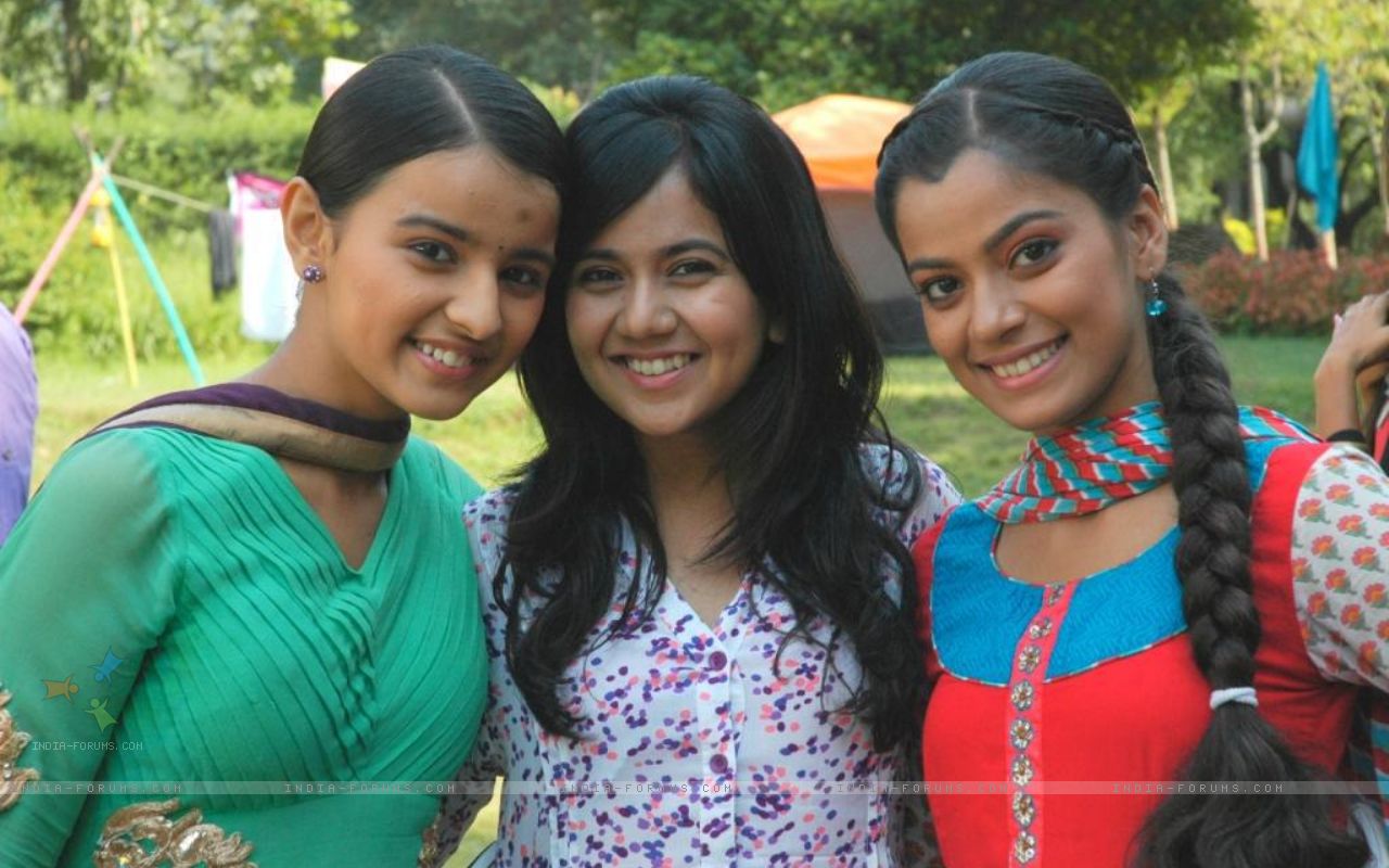 مشاهدة مسلسل احلام مراهقتين موسم 1 حلقة 100 موفيز فري مشاهدة افلام و مسلسلات اون لاين