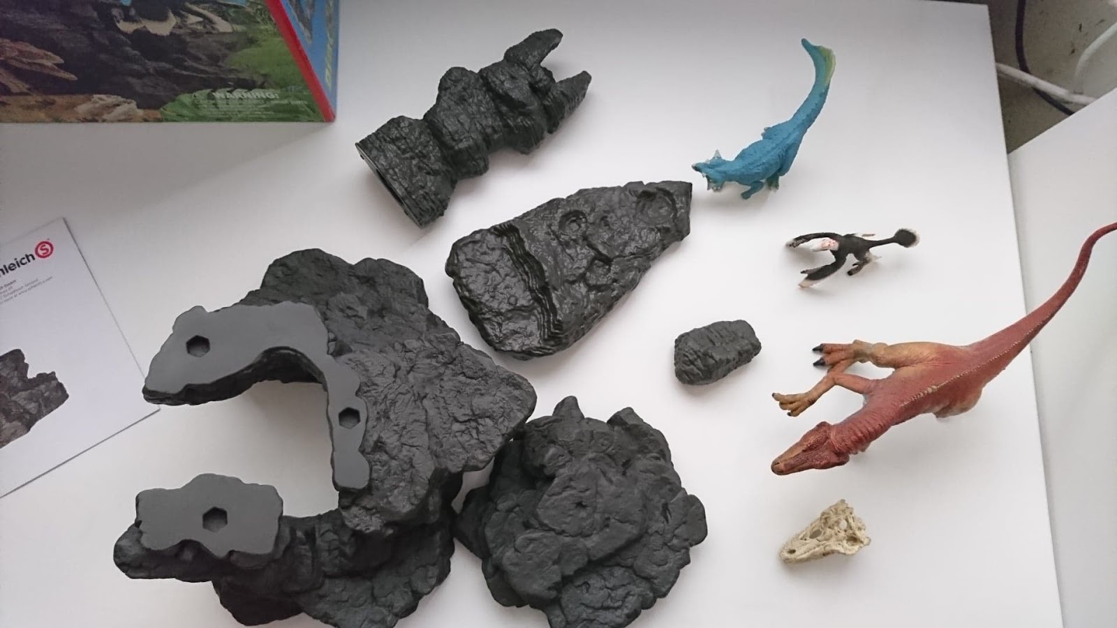 schleich microraptor