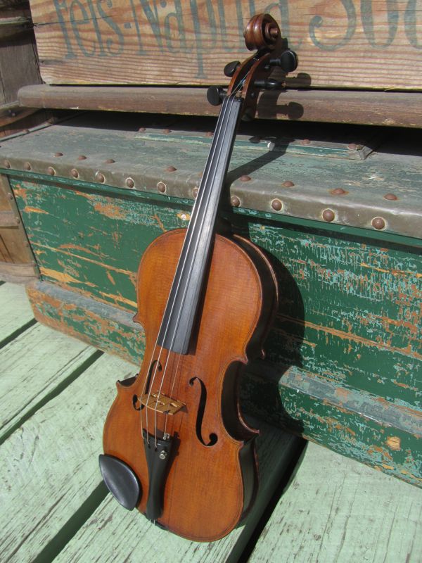 c.1922 L.V. Baker 4/4 Walnutback Violin