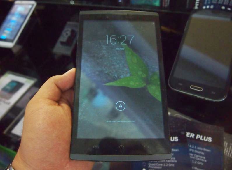 DTC Mobile NX1 Tab Hands-on; 7-inch HD Quad Core KitKat Phablet