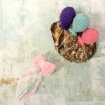 http://pinkmouseboutique1.blogspot.com.es/2016/01/tiny-crochet-balloons.html