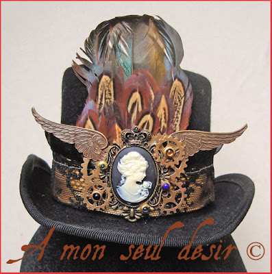 mini chapeau steampunk camée rouages ailes plumes coq faisan steampunk mini hat cameo wings gears feathers