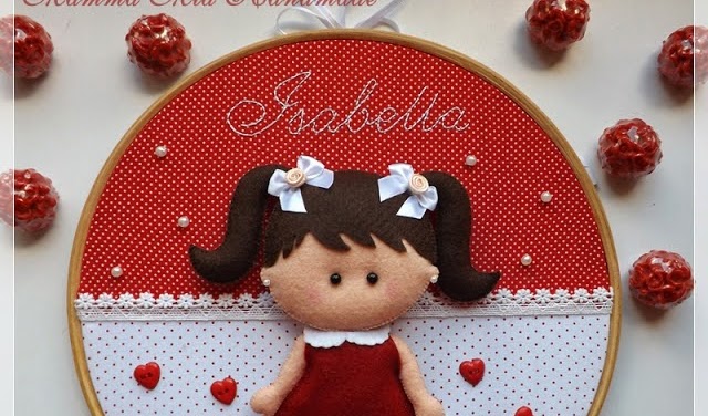 Bonequinha de feltro no Bastidor!