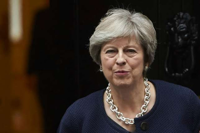 British Prime Minister vows to make it easy for EU citizens to stay in UK British Prime Minister vows to make it easy for EU citizens to stay in UK