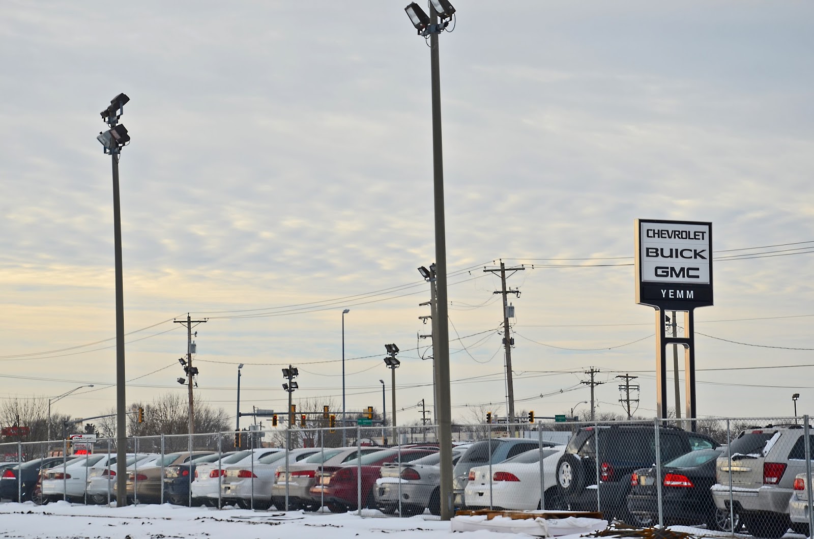 P.J. Hoerr, Inc. Yemm Chevrolet Buick GMC Galesburg, IL