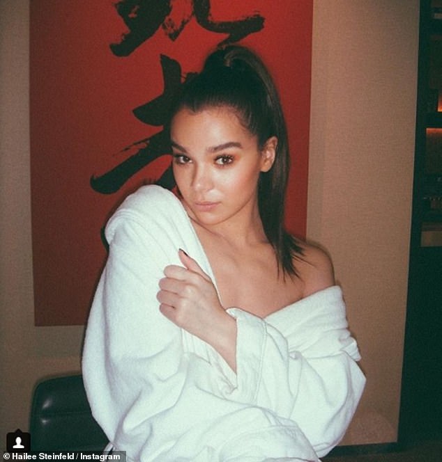 Nude Hailee Steinfeld Porn - Crazy Days and Nights: 12/9/18 - 12/16/18