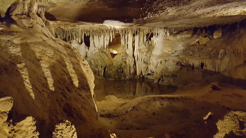 Raccoon Mountain Caverns