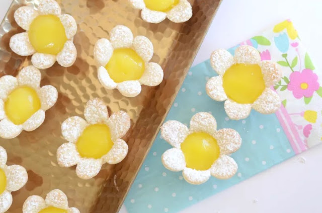 Mini Lemon Flower Tarts #easyrecipe #desserts
