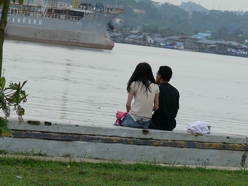 Chồng tranh thủ "làm thêm" vào giờ nghỉ trưa Chồng tranh thủ "làm thêm" vào giờ nghỉ trưa