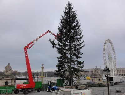 Christmas preparation at Place de la Concorde