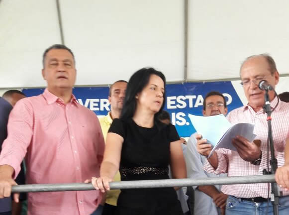 Roberto Britto ao lado do Governador Rui Costa, inauguraram obras em Aureliano Leal.