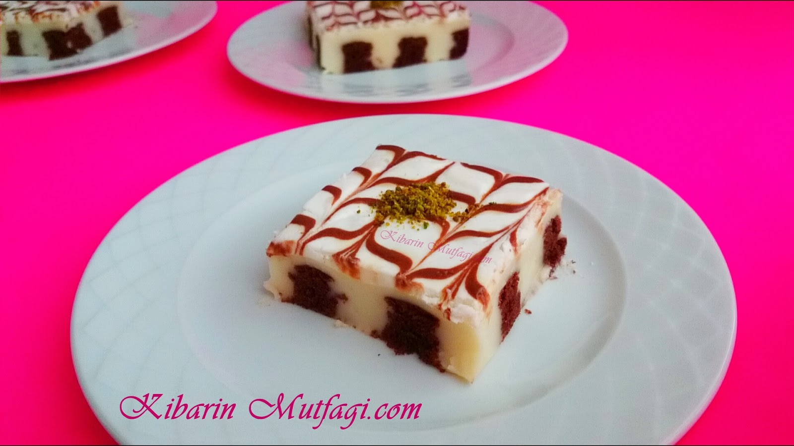 Çikolata soslu krema dolgulu pasta tarifi Muhallebi dolgulu kek