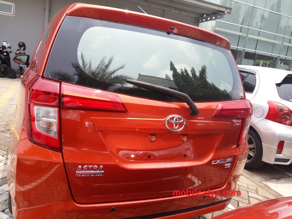 91+ Warna Mobil Calya Putih