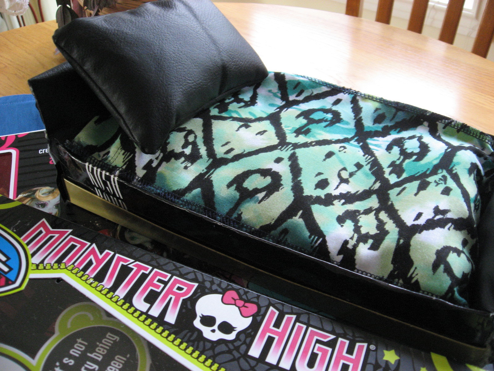 Running With Rocket Monster High Doll Bed