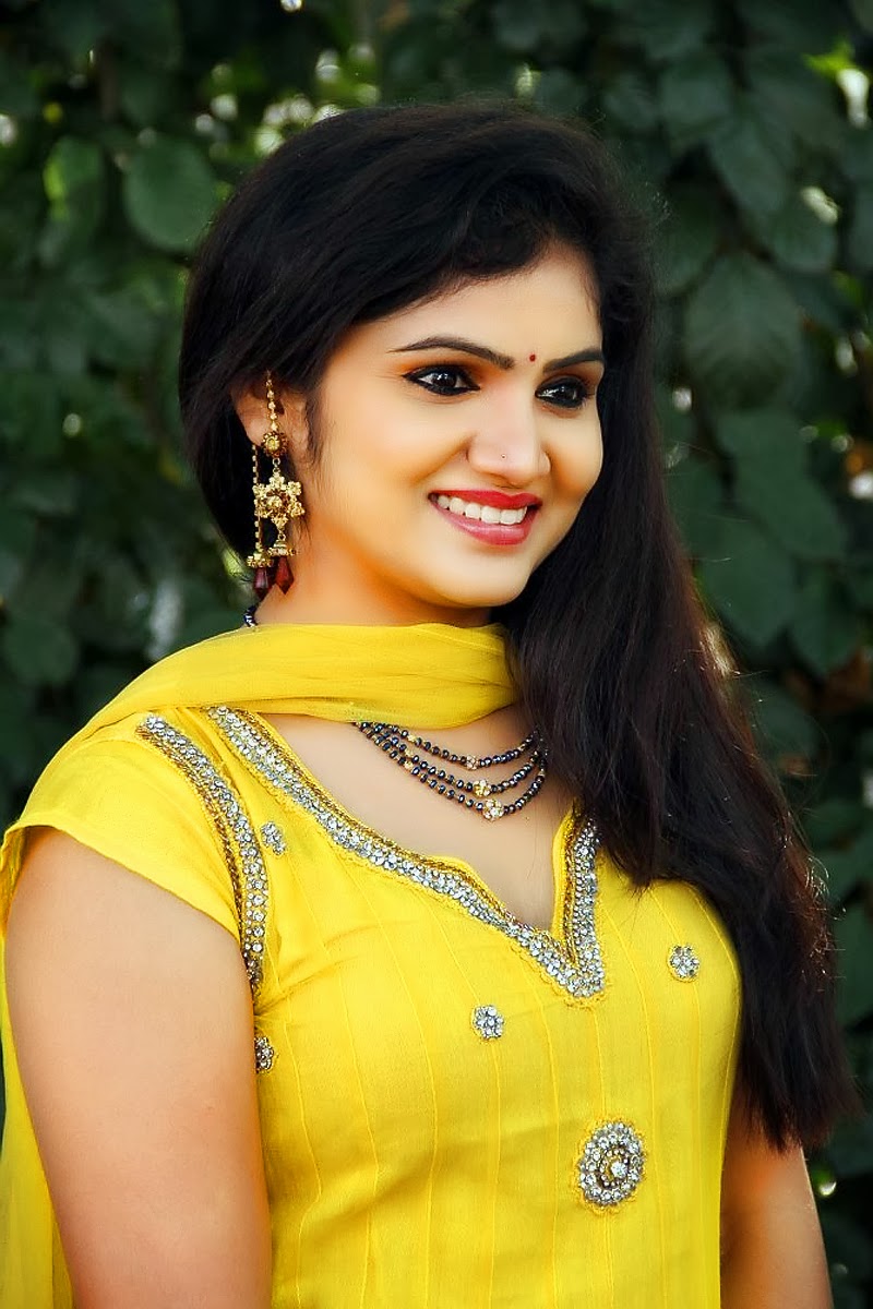 new-hq-images-of-actress-noorjahan-in-yellow-salwar-south-indian