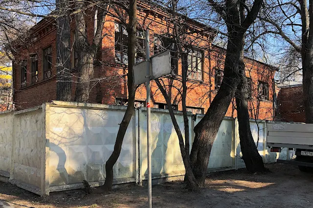 Щукинская улица, заброшенное здание детского сада