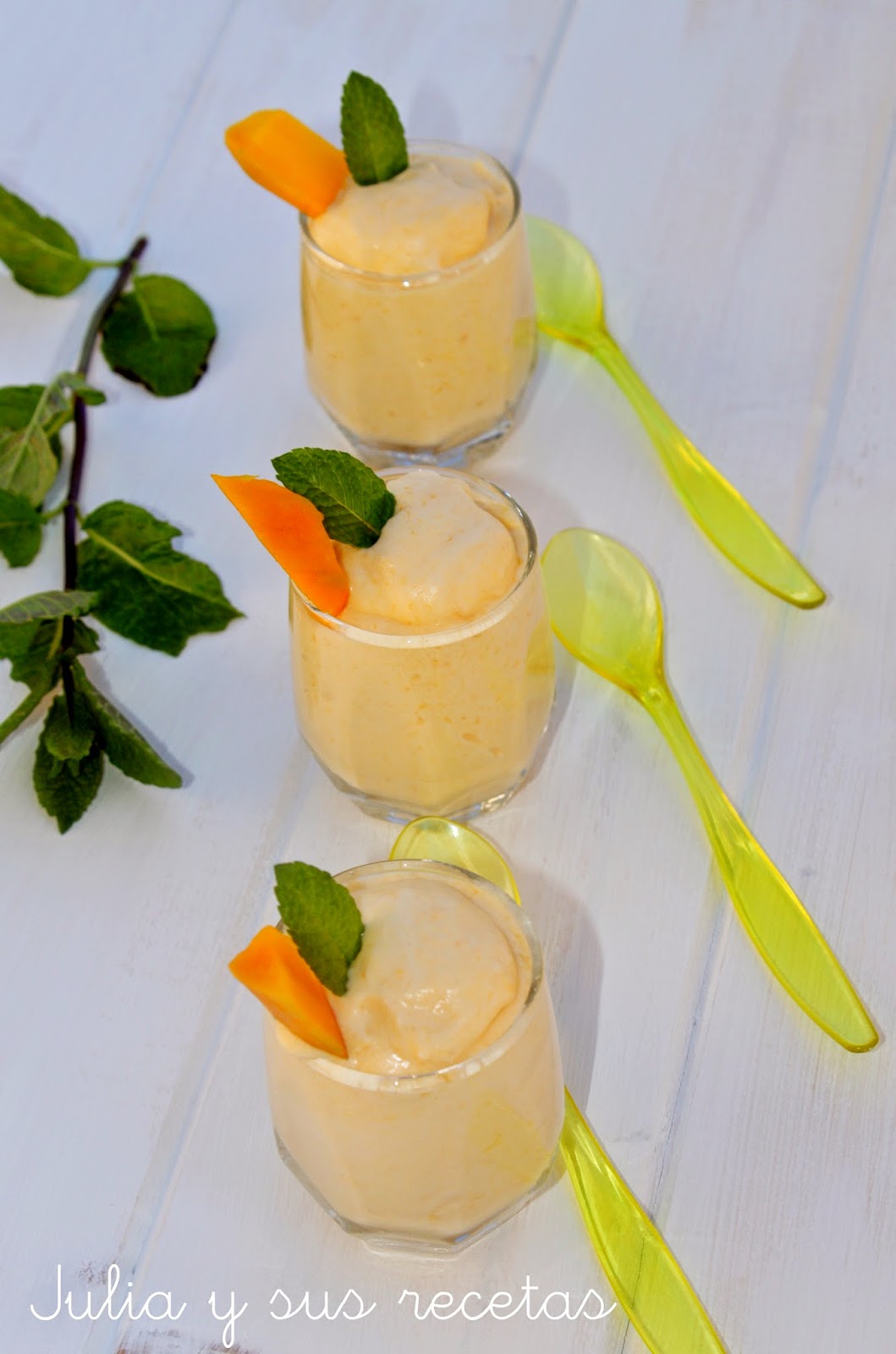 Molekulare Mango Espuma Auf Karamellisierter Ingwer Mango - Rezepte Suchen
