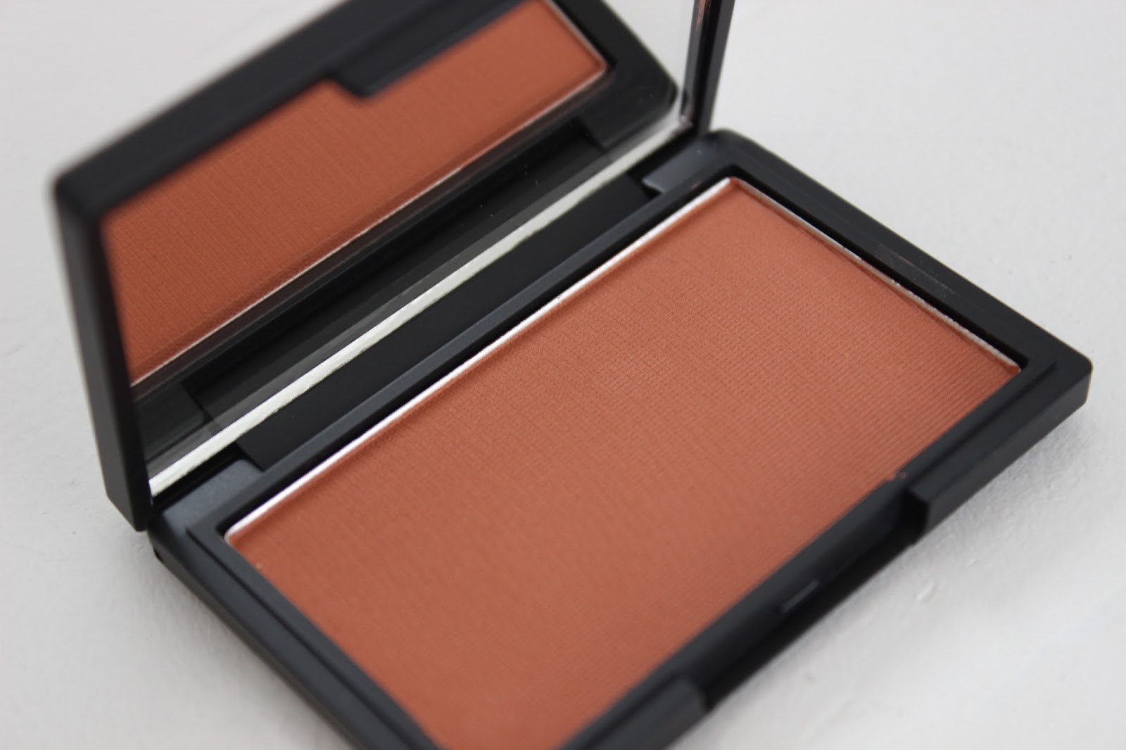 sleek sahara blush