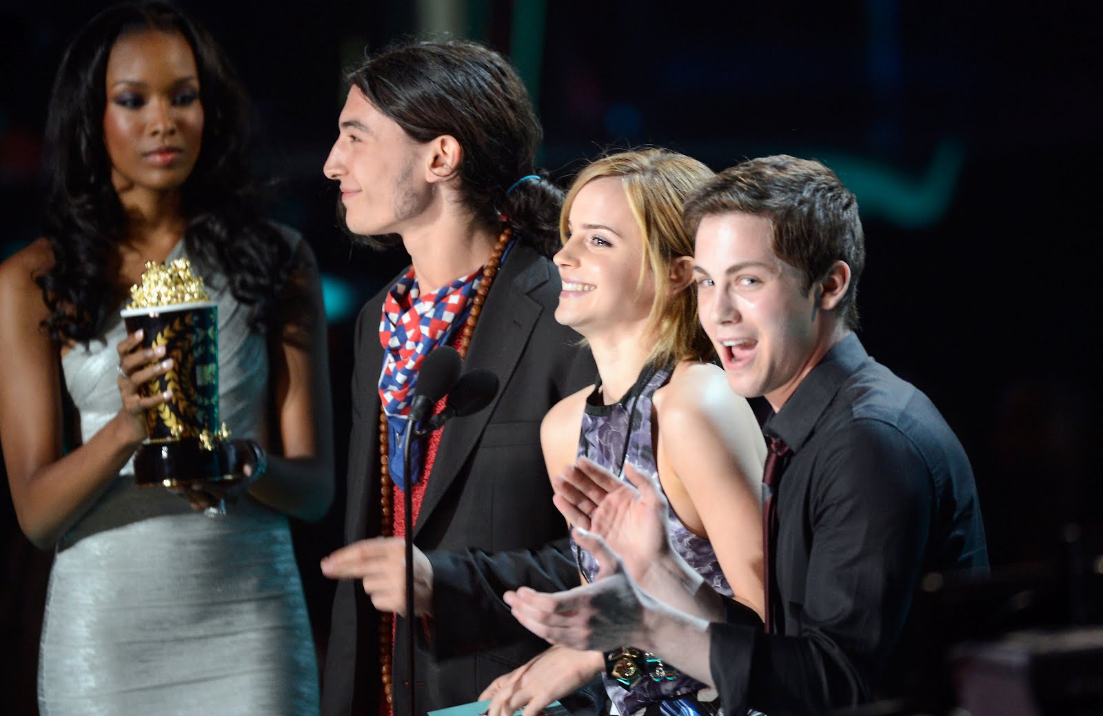 хороший актерский состав. кингсман золотое кольцо актеры. 4400 сериал 2004. постер сериала glee. эмма уотсон мероприятия 2012.