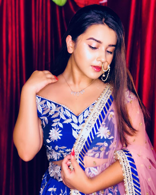 Roshni Walia Biography And Pictures