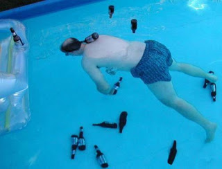 Τρέλες στην πισίνα