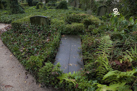 El jardín de lápidas en Huis te Vraag