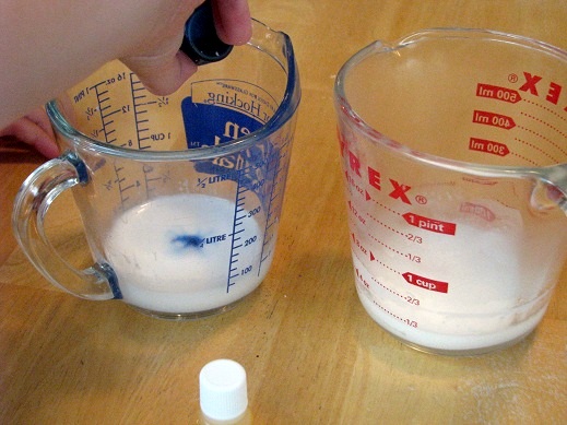 How a Pyrex Measuring Cup is made (30 seconds) 