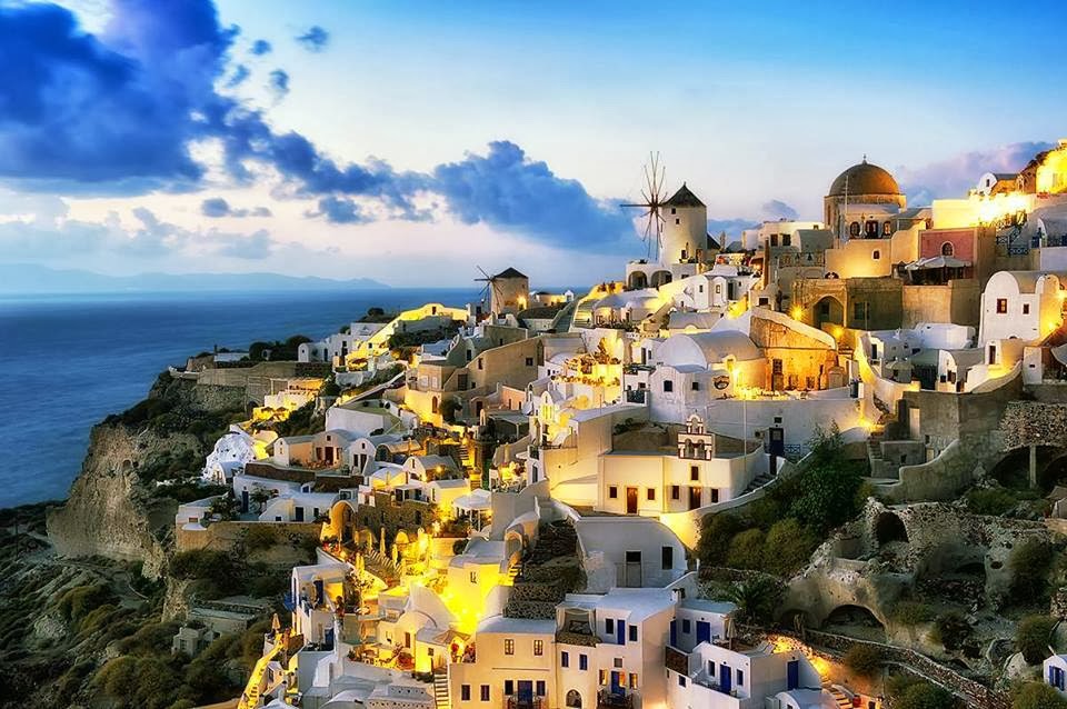 Santorini, Hellas: The Most Attractive Island in The World