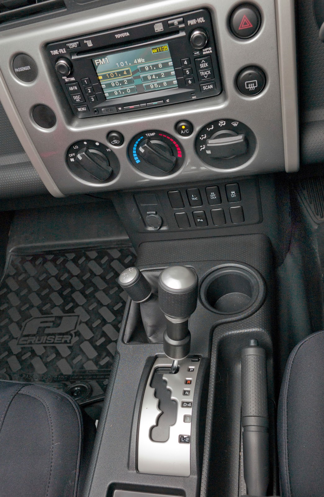 4WD Newz FJ Cruiser interior design