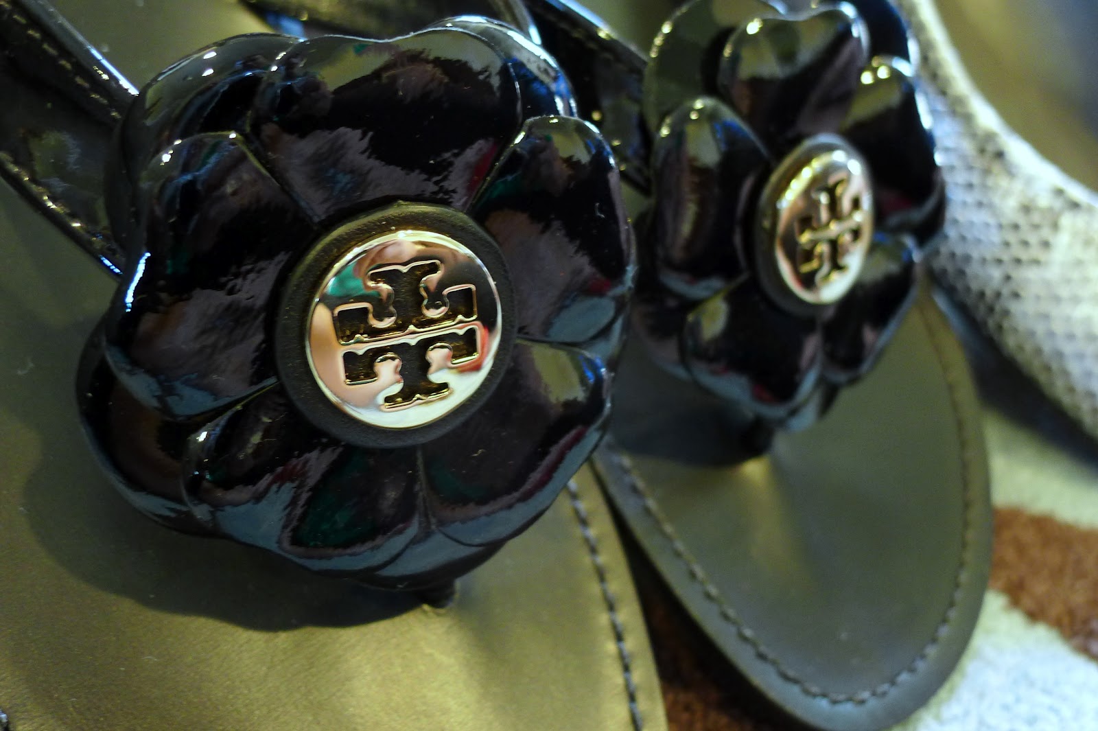 Granola To Glam: Tory Burch Outlet 