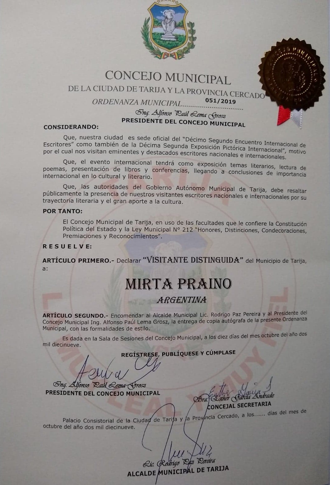 Visitante Distinguida en Tarija firmado por el Alcalde Lic. Rodrigo Paz Pereira