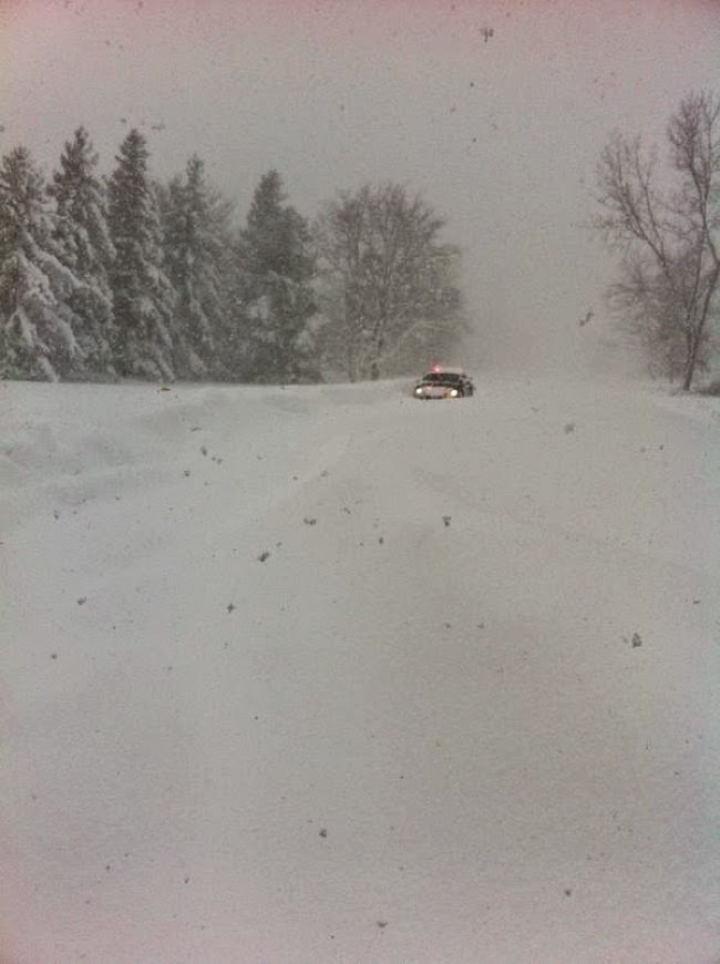 Even the police were stuck. - Unbelievable Photos From Upstate New York’s Freak Snowstorm. Even the police were stuck. - Unbelievable Photos From Upstate New York’s Freak Snowstorm.