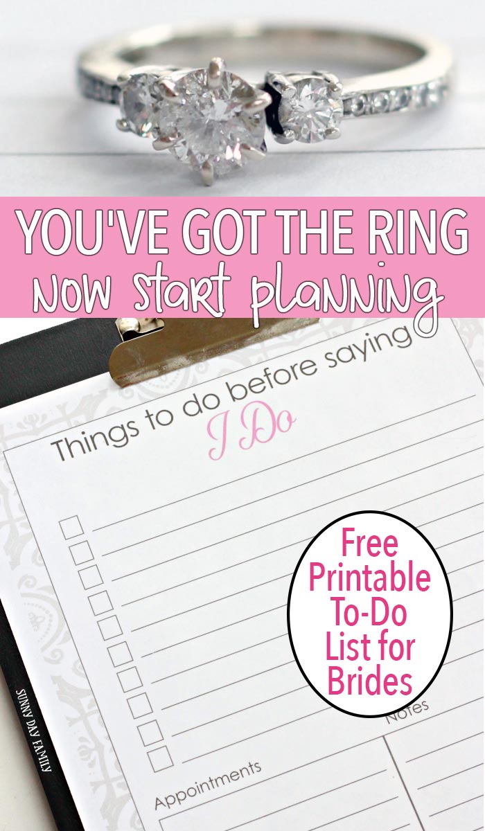 Just got engaged? Start wedding planning with this free printable to do list! A wedding to do list for brides to be to get organized, plus advice on what to do first!