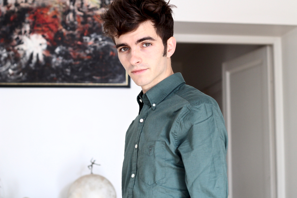 BLOG-MODE-HOMME-VOYAGE-STYLE_dogme96-bracelet-jonc-fantaisie-masculin-gant-chemise-verte-paraboot-michael-franges-slim-nudie-jeans