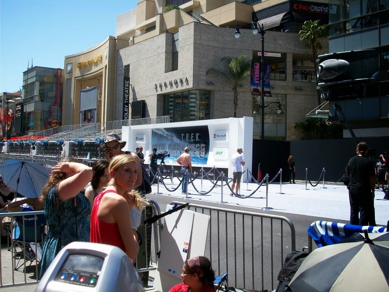 Star Trek: Into Darkness Red Carpet Premiere Fans lined up along the street for the premiere