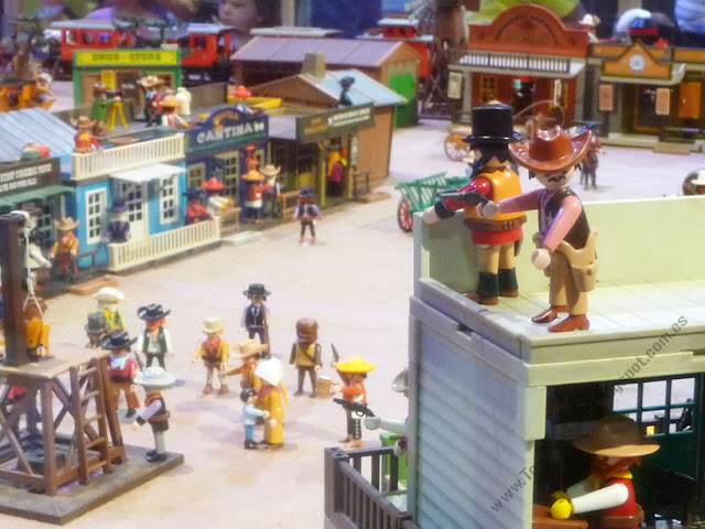 Diorama Playmobil Western El Poble dels clicks Barcelona 2015 Somosclicks diorama Playmobil Oeste Western Cowboys
