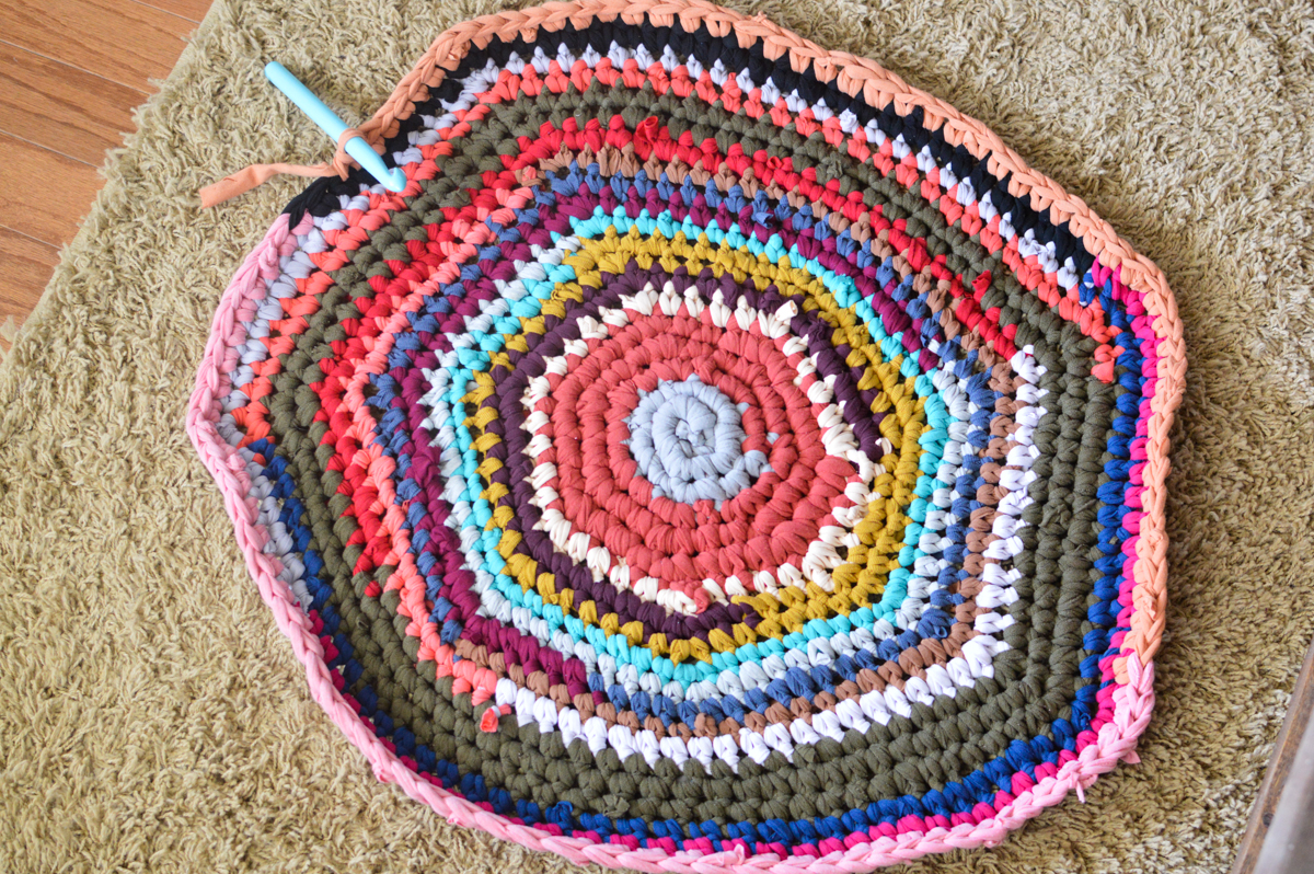 LE Designs Crochet Rag Rug making progress
