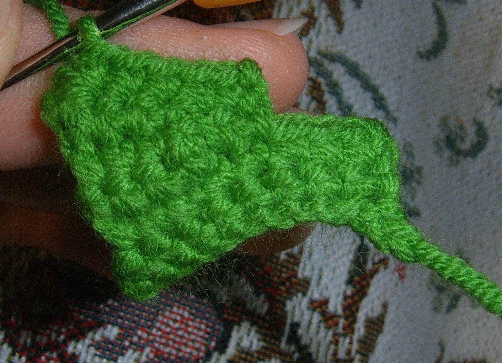 тапочки вязаные дракончиком