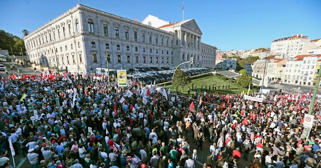 Πορτογαλία: Η αριστερά κατάφερε να «ρίξει» τη συντηρητική κυβέρνηση