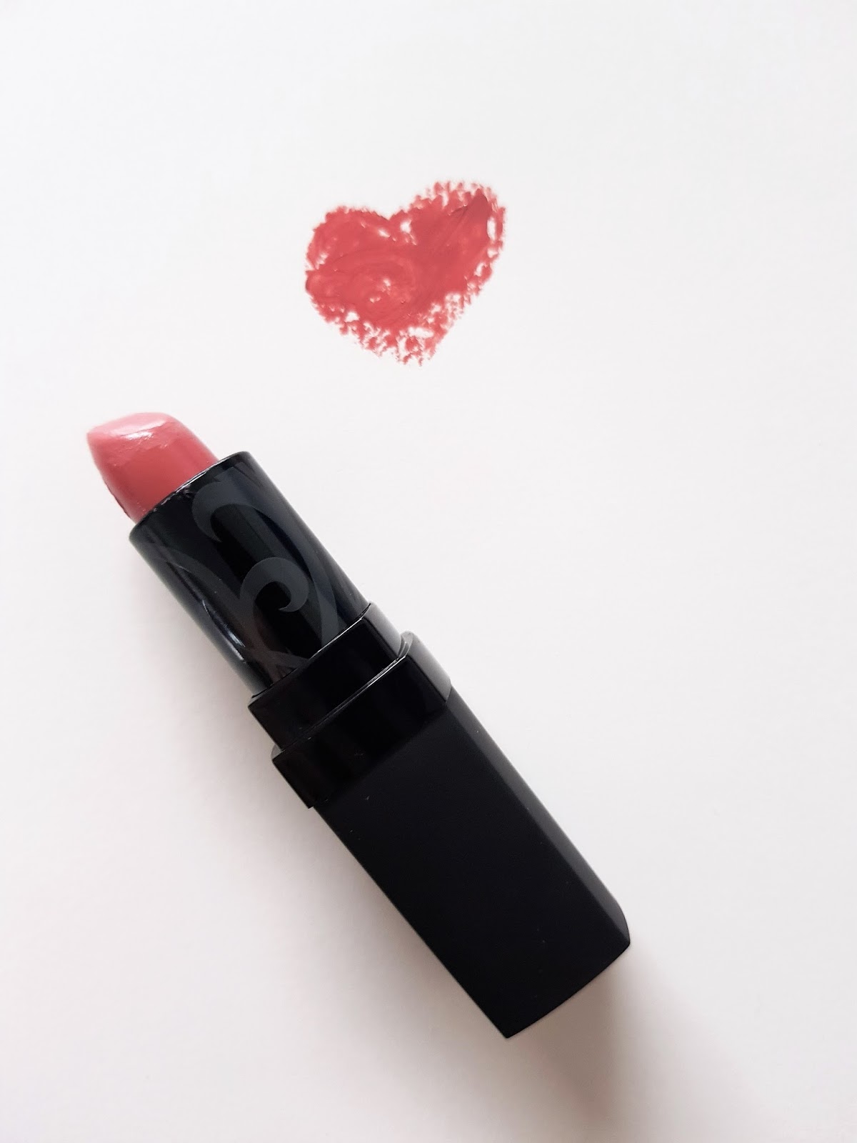 Beautifully Glossy Younique Products to Try