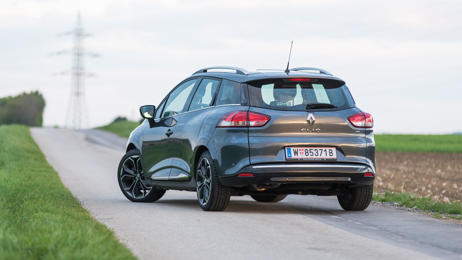 Renault Clio Grandtour dCi 90 EDC INTENS Zwerg mit Rucksack! autofilou