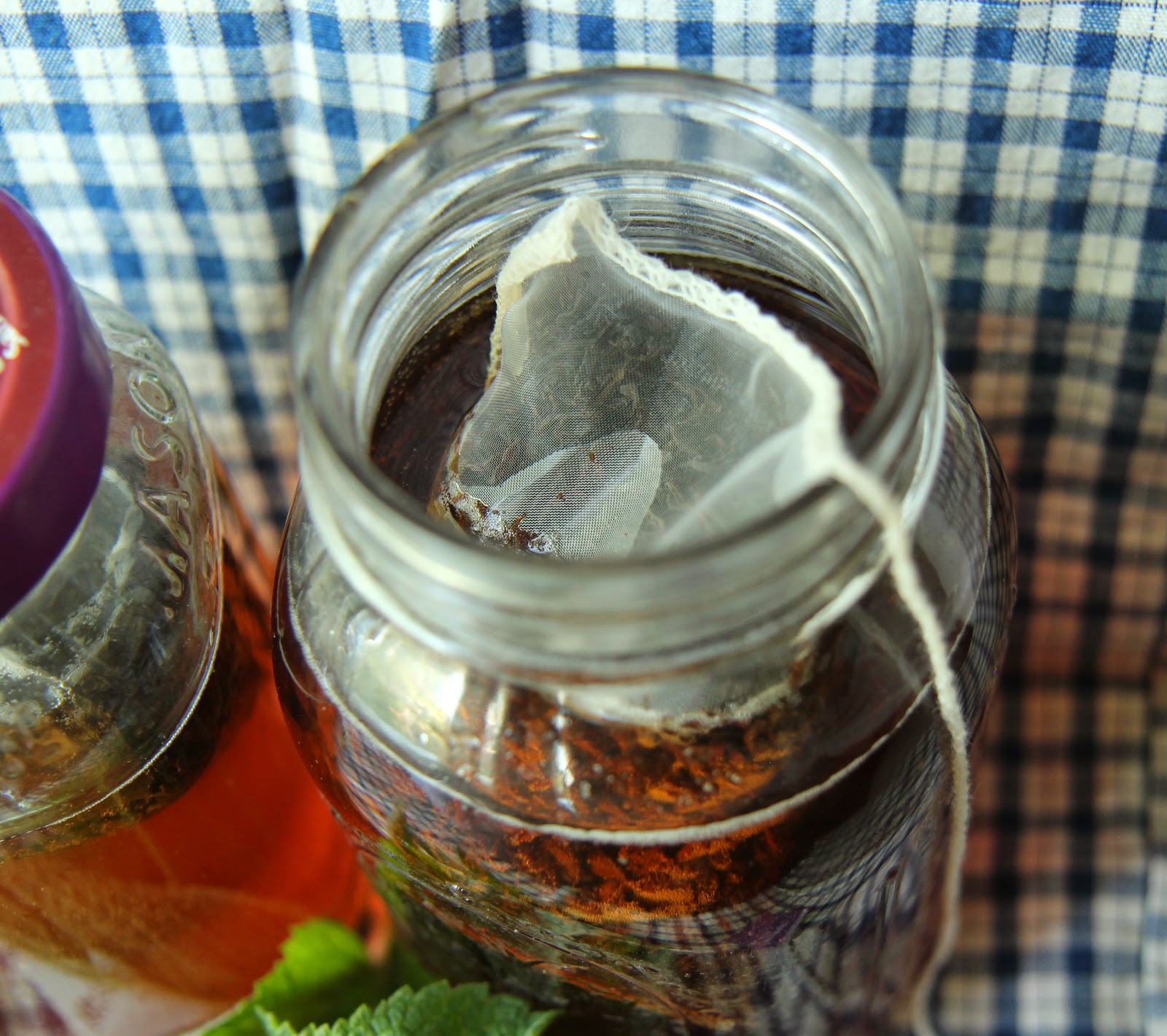 How to Make Sun Tea (Even If You Don't Have a Sun Tea Jar)