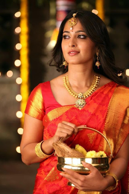 Anushka-Shetty-Traditional-Silk-Saree