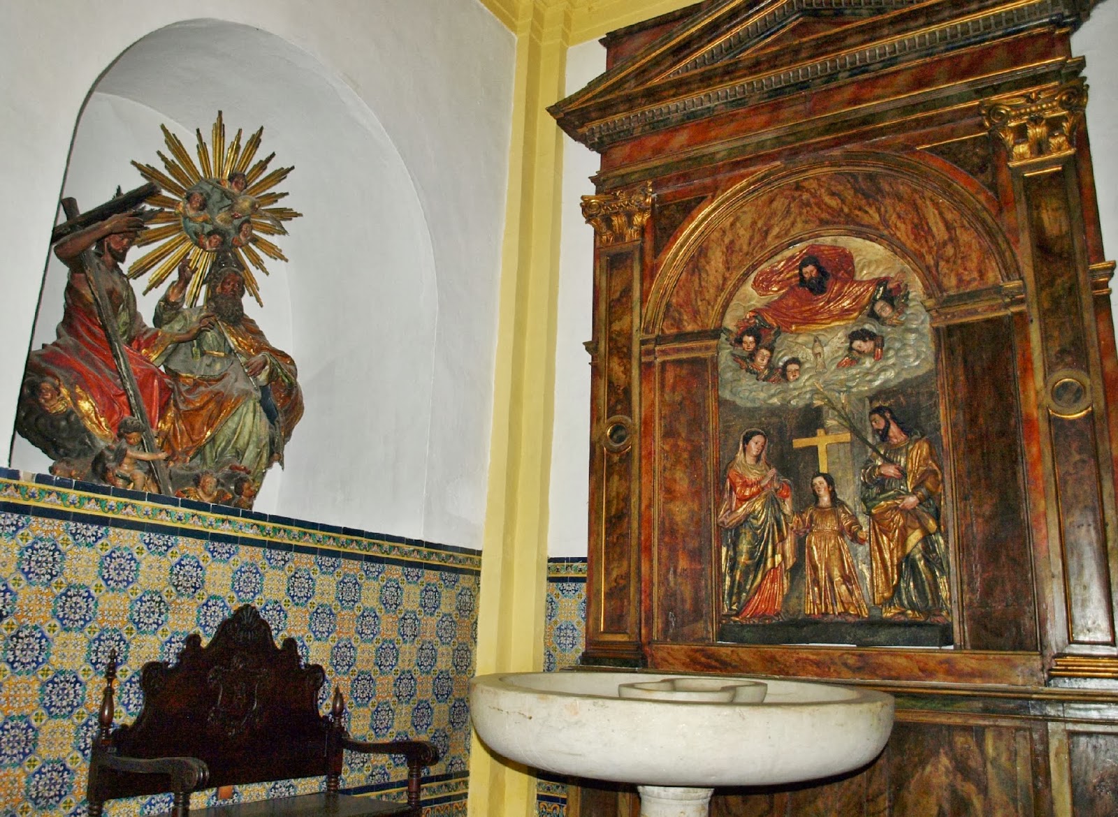 Sevilla Daily Photo La Iglesia de San Ildefonso (21) la Capilla