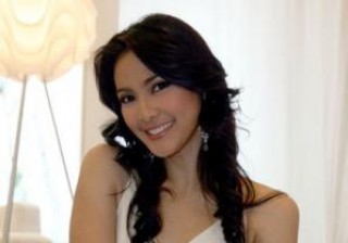 .: Foto cantik Maudy Koesnaedi