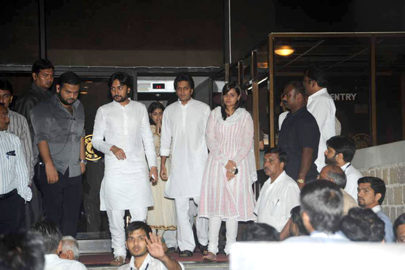 Salman Khanl & Other Celebrities attend prayer meet of late Shri Vilasrao Deshmukh
