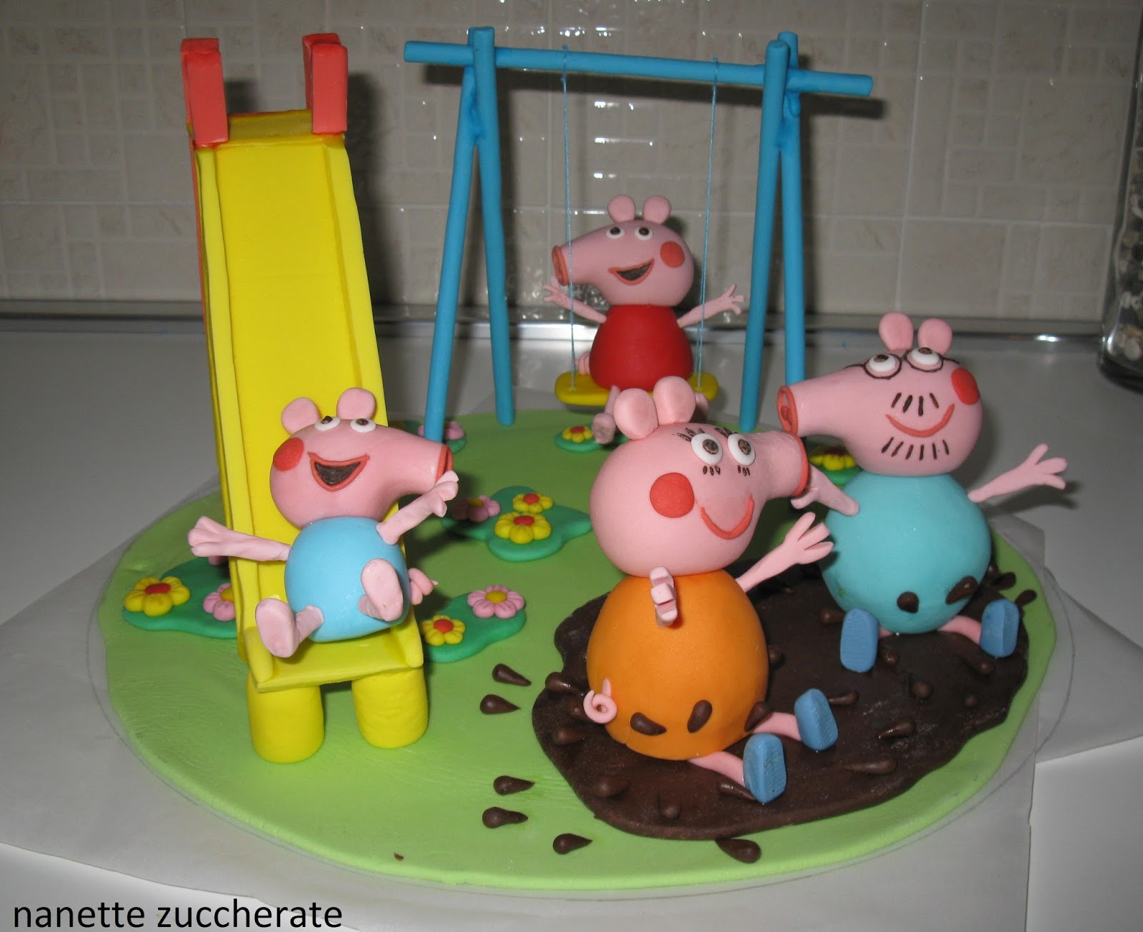all�opera Torta di peppa pig in pasta di zucchero pdz